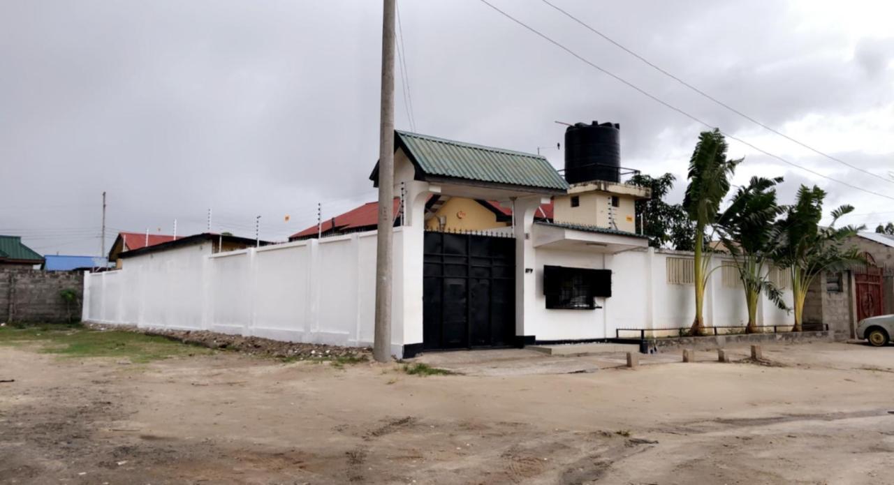 Jambo Hideaway Apartment Dar es Salaam Luaran gambar